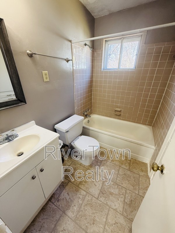 4866 Berrydale Ave property image