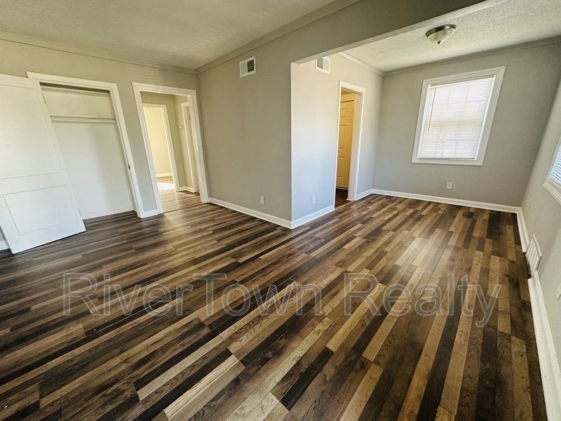 3235 Southern Ave property image