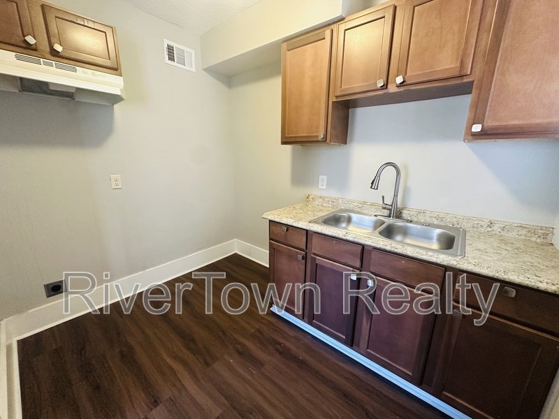 3235 Southern Ave property image