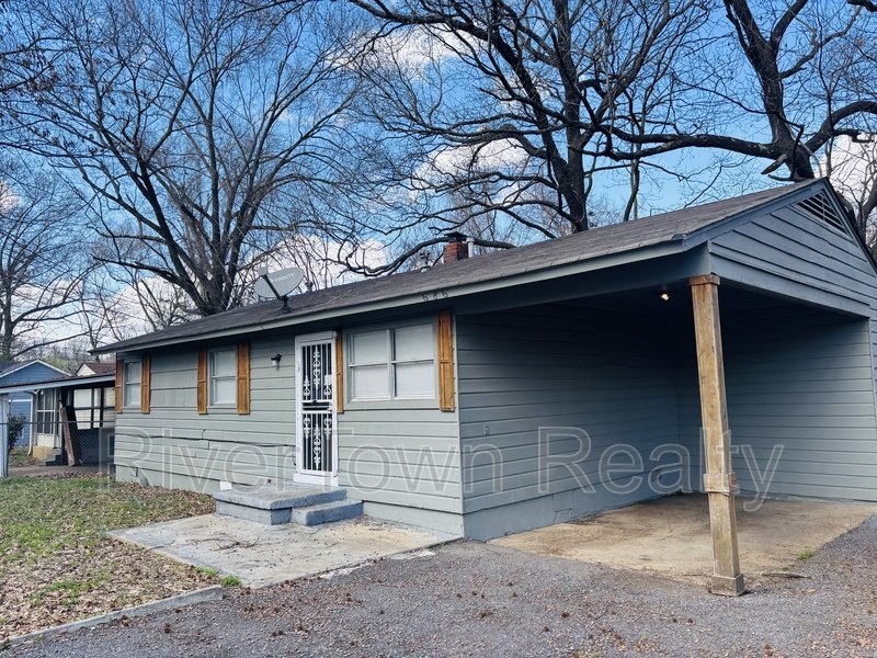 686 Delta Rd property image