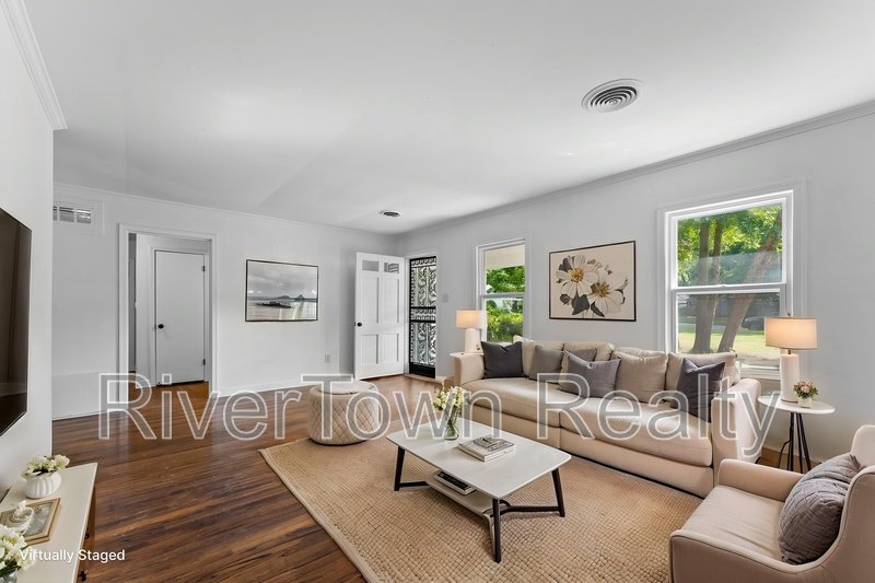 810 Indian Dr property image