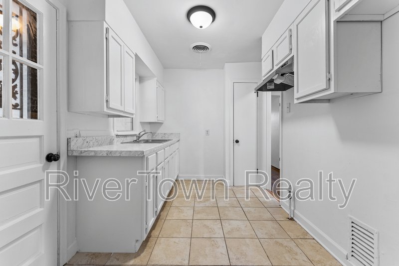 810 Indian Dr property image