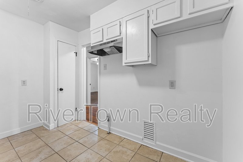 810 Indian Dr property image