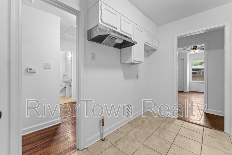 810 Indian Dr property image