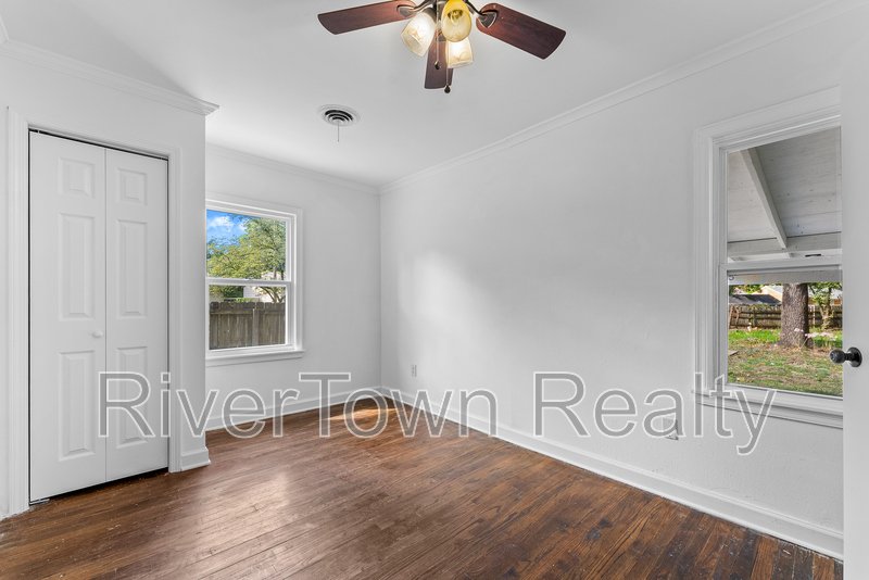 810 Indian Dr property image