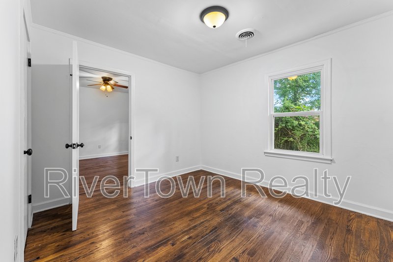 810 Indian Dr property image