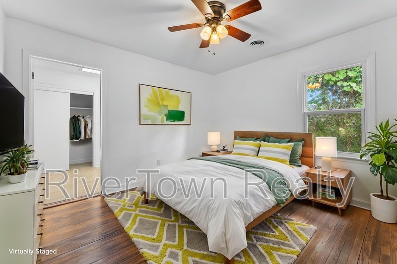 810 Indian Dr property image