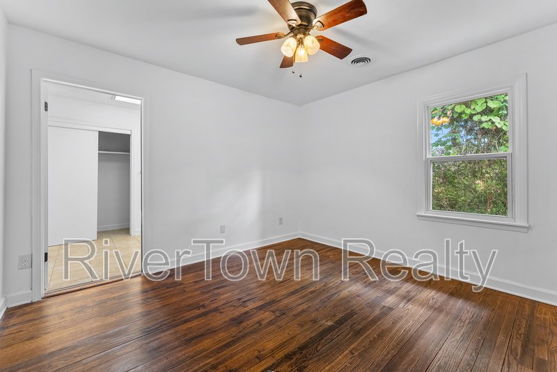 810 Indian Dr property image