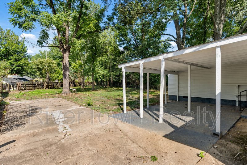 810 Indian Dr property image