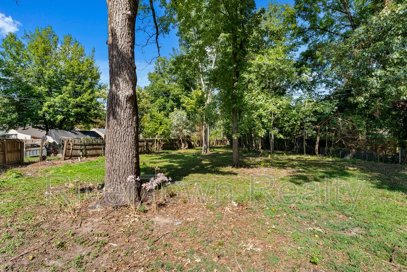 810 Indian Dr property image