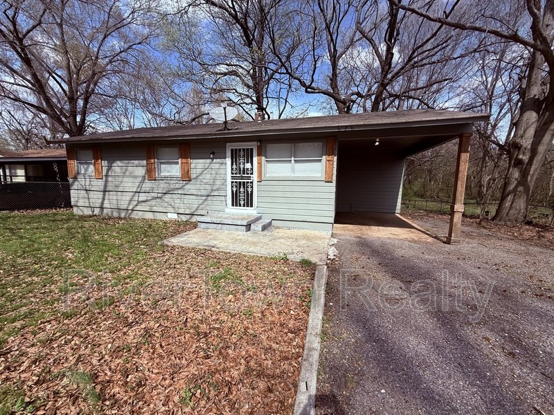 686 Delta Rd property image