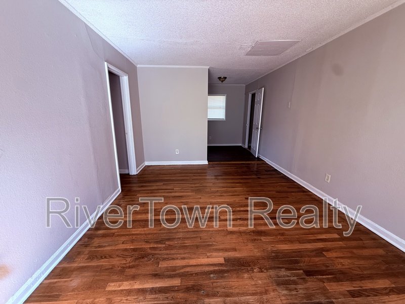 686 Delta Rd property image