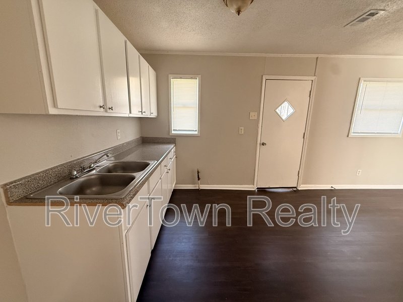 686 Delta Rd property image