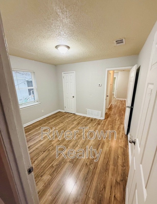 3046 Sinclair St property image