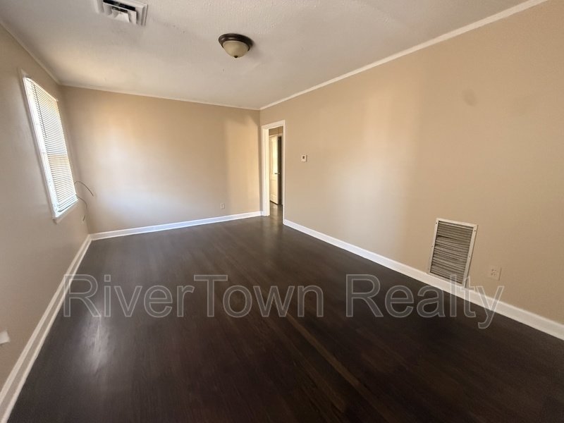 Great Schools- LARGE BACKYARD property image