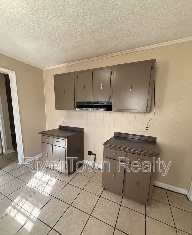 Great Schools- LARGE BACKYARD property image