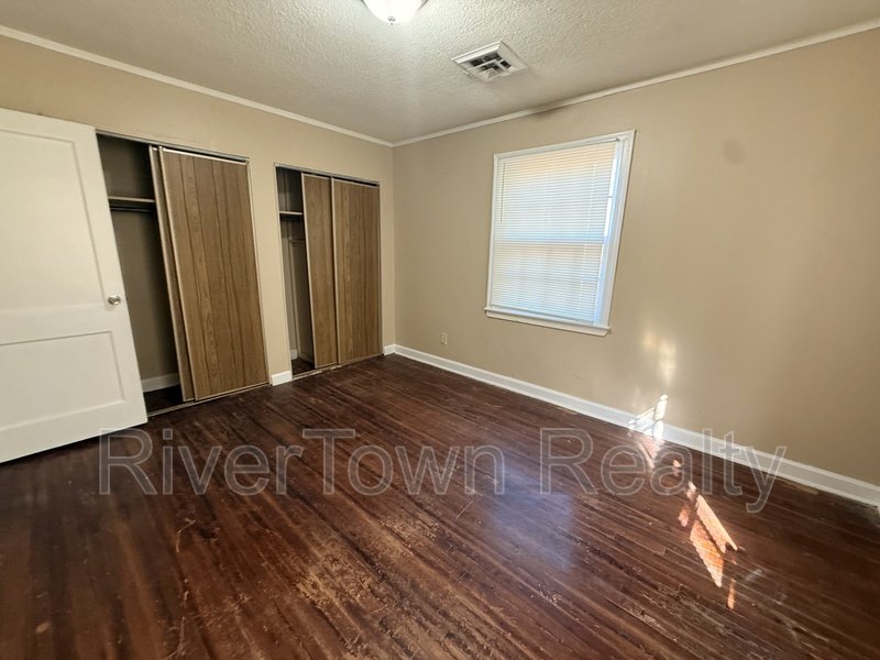 Great Schools- LARGE BACKYARD property image