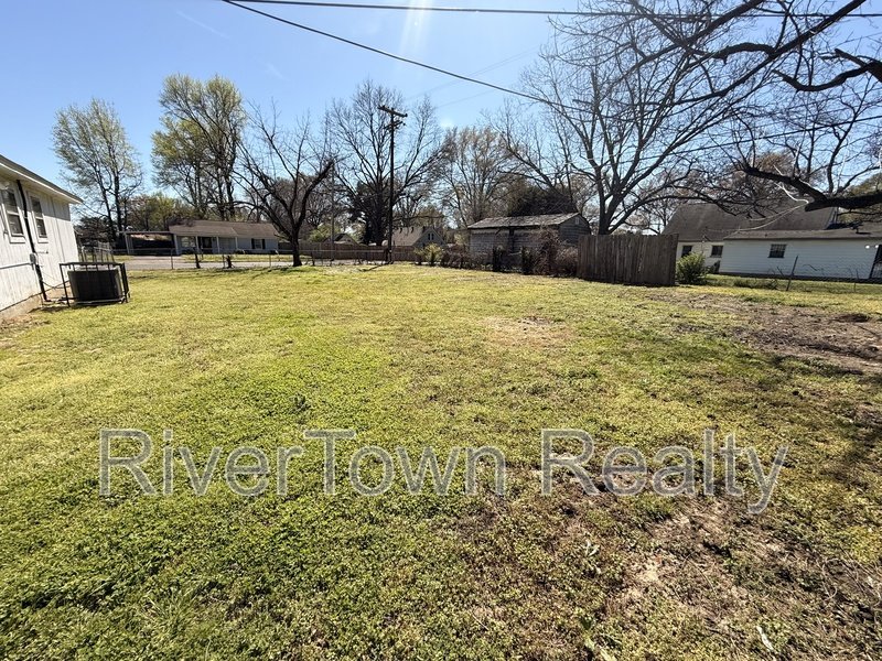 348 Bonnell Ave property image