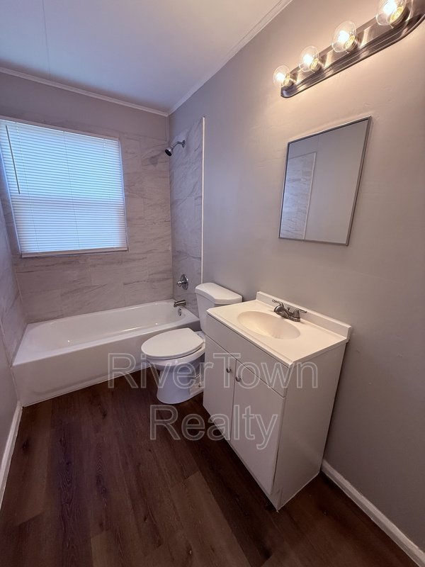 3300 Baskin St property image