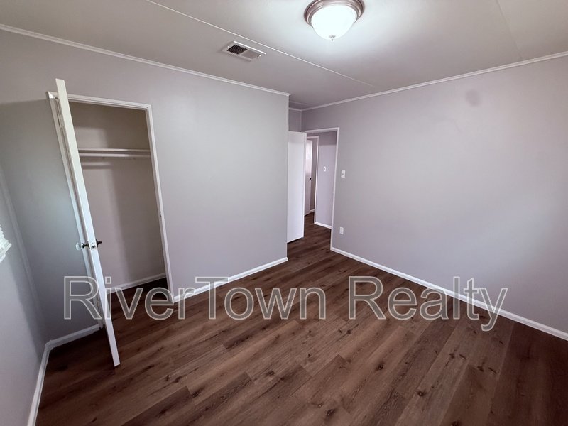 3300 Baskin St property image