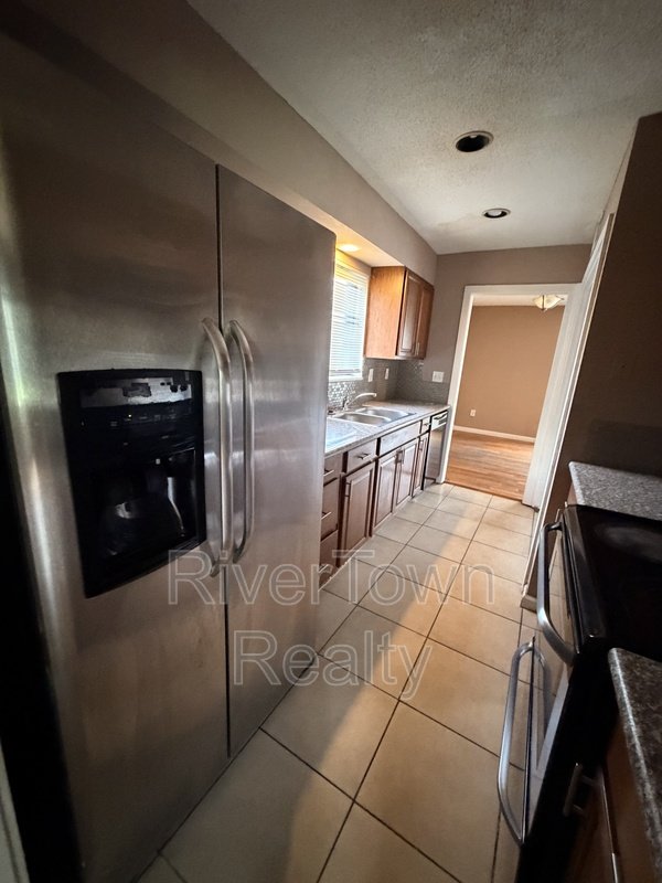 Come And See This Spacious Home!! property image