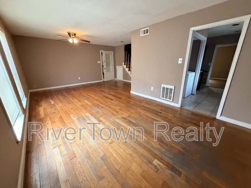 Come And See This Spacious Home!! property image