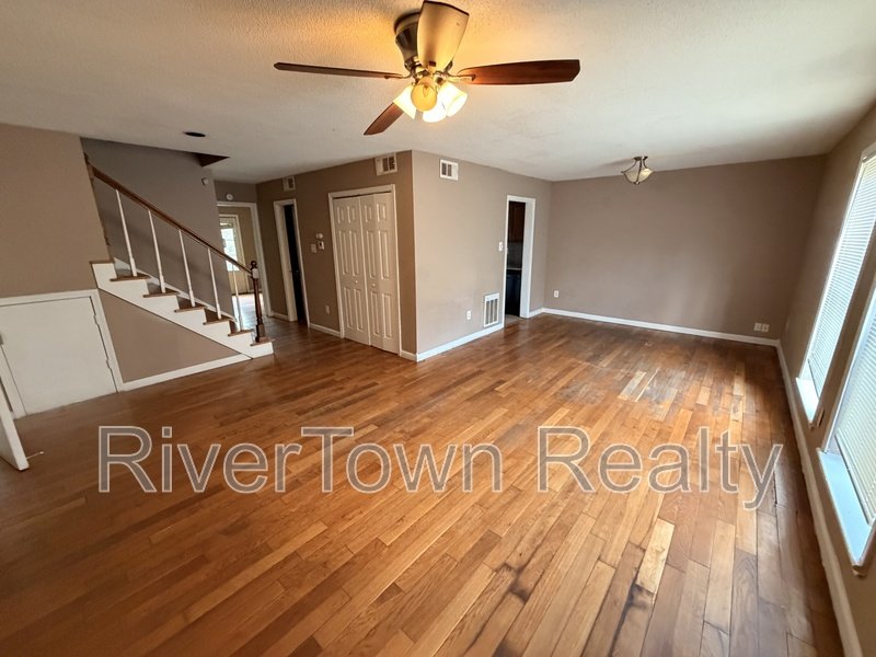 Come And See This Spacious Home!! property image