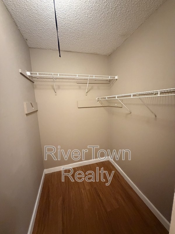 Come And See This Spacious Home!! property image