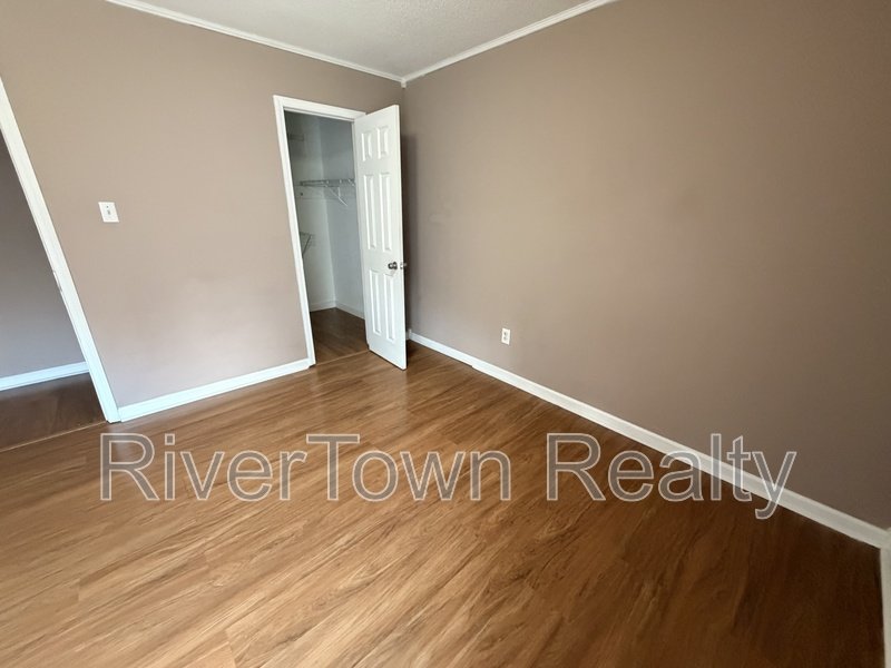 Come And See This Spacious Home!! property image