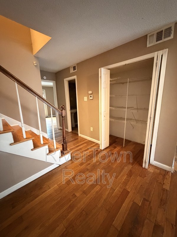 Come And See This Spacious Home!! property image