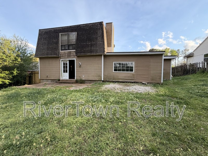 Come And See This Spacious Home!! property image