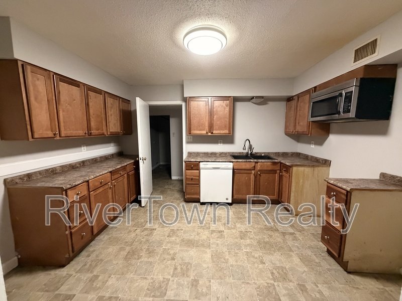 1424 Ticonderoga Dr property image