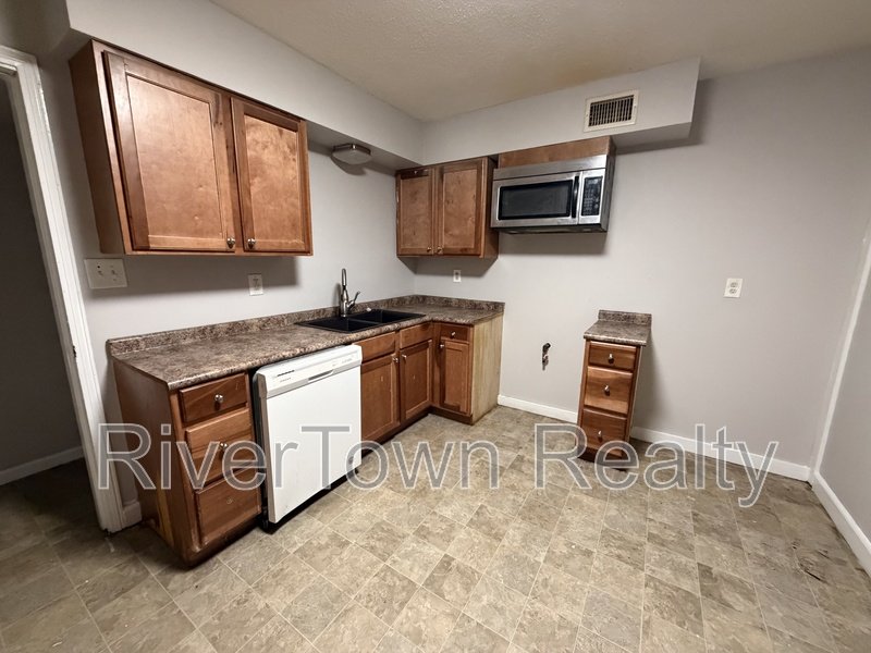 1424 Ticonderoga Dr property image