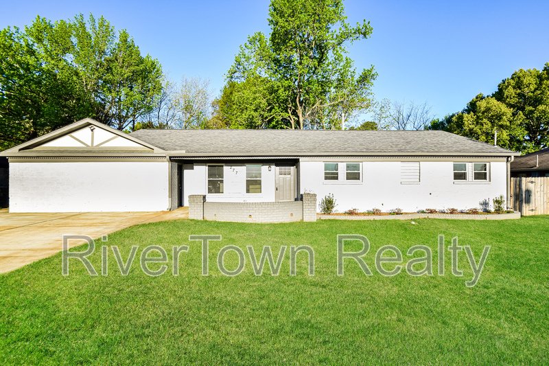 Newly Renovated 4BR Home Near Collierville Town Square ? Over 2,000 Sq property image