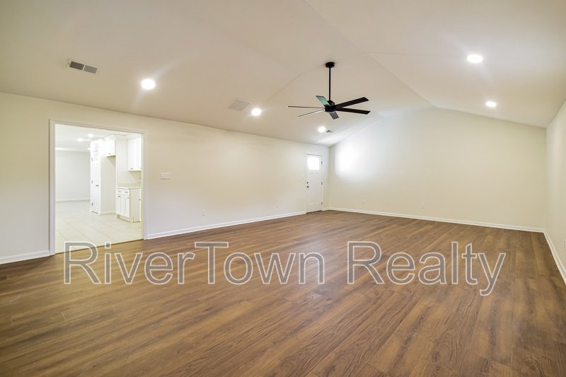 Newly Renovated 4BR Home Near Collierville Town Square ? Over 2,000 Sq property image