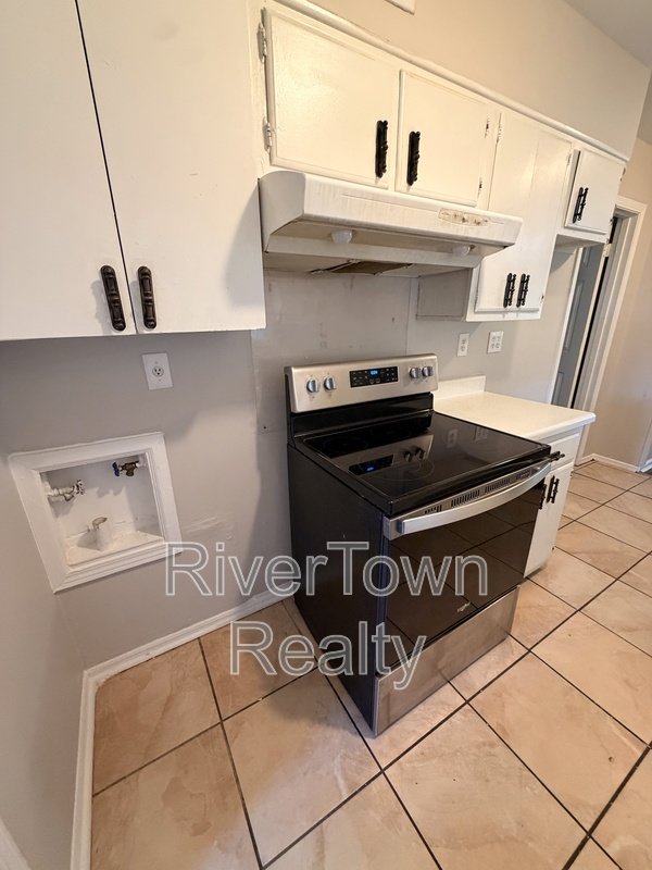 4672 Willow Rd property image