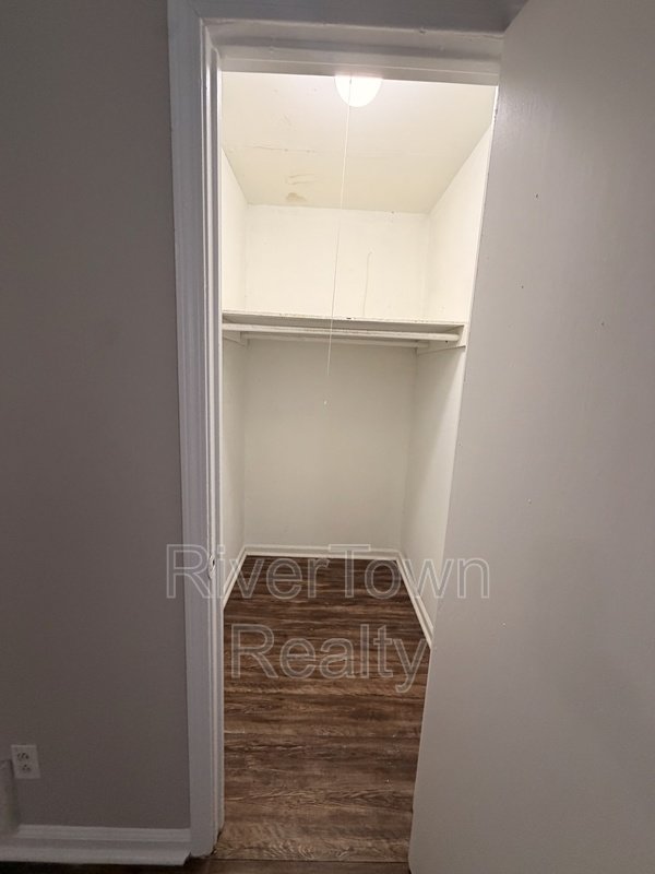 4672 Willow Rd property image