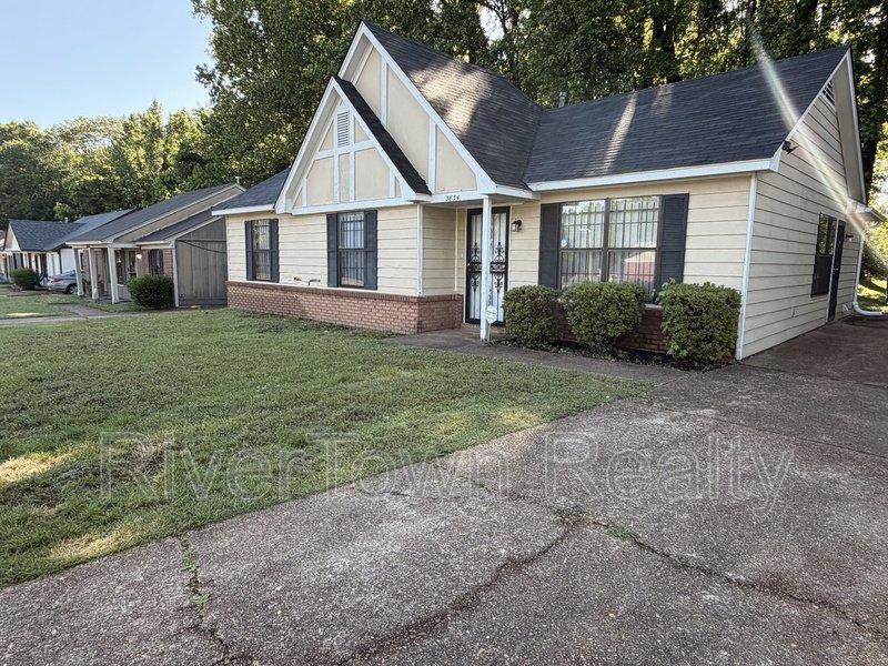 Bright 3BR / 2BA Home in Raleigh ? Natural Lighting property image