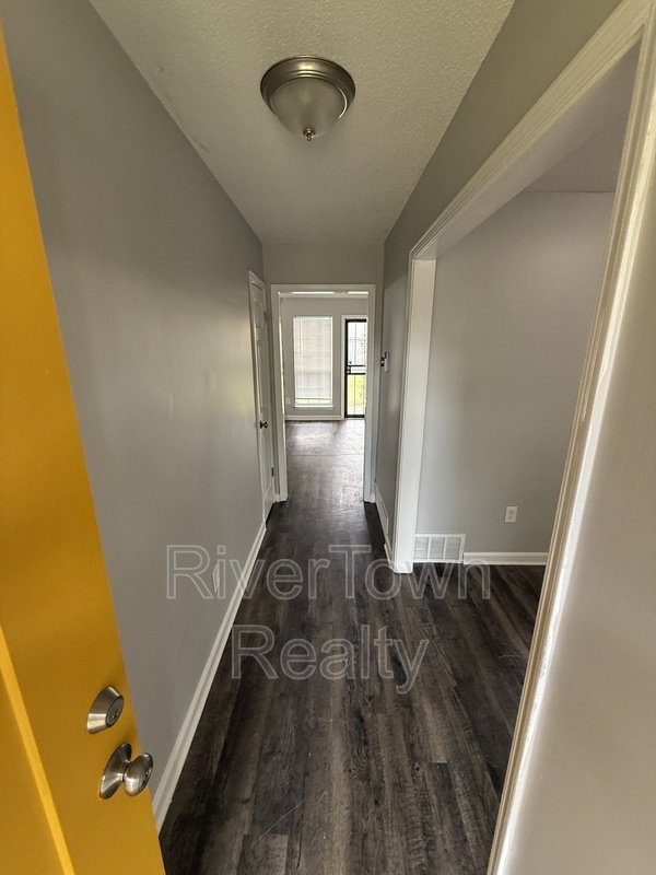 Modern, Pet-Friendly Home with Spacious Living & Prime Location! property image