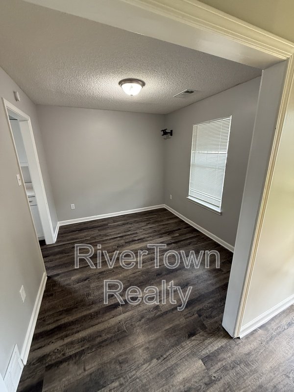 Modern, Pet-Friendly Home with Spacious Living & Prime Location! property image