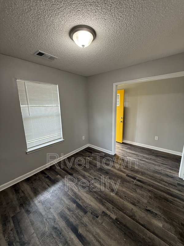 Modern, Pet-Friendly Home with Spacious Living & Prime Location! property image