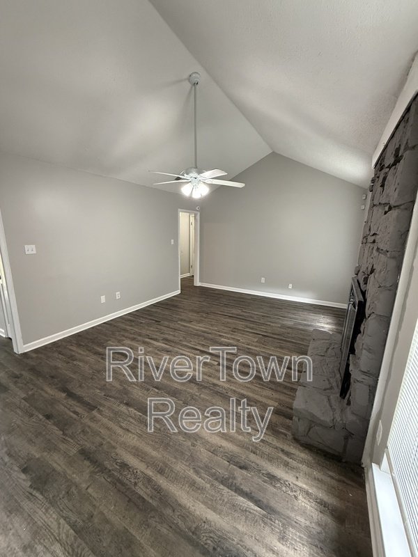 Modern, Pet-Friendly Home with Spacious Living & Prime Location! property image