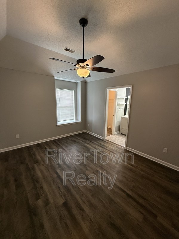 Modern, Pet-Friendly Home with Spacious Living & Prime Location! property image