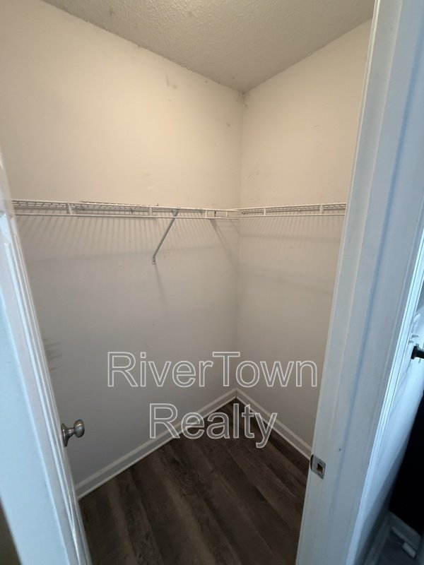 Modern, Pet-Friendly Home with Spacious Living & Prime Location! property image