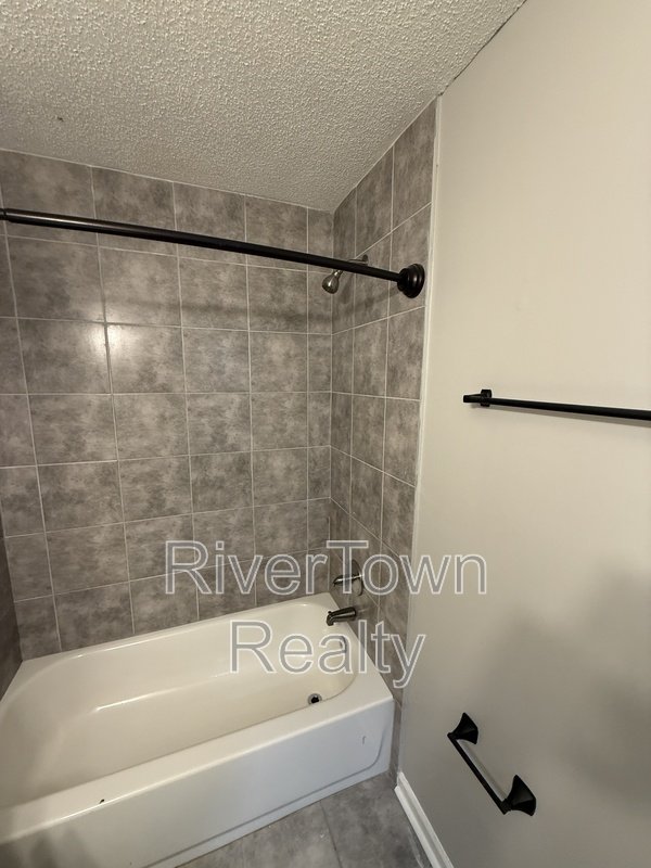 Modern, Pet-Friendly Home with Spacious Living & Prime Location! property image