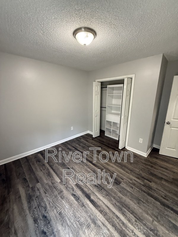 Modern, Pet-Friendly Home with Spacious Living & Prime Location! property image