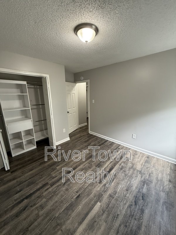 Modern, Pet-Friendly Home with Spacious Living & Prime Location! property image
