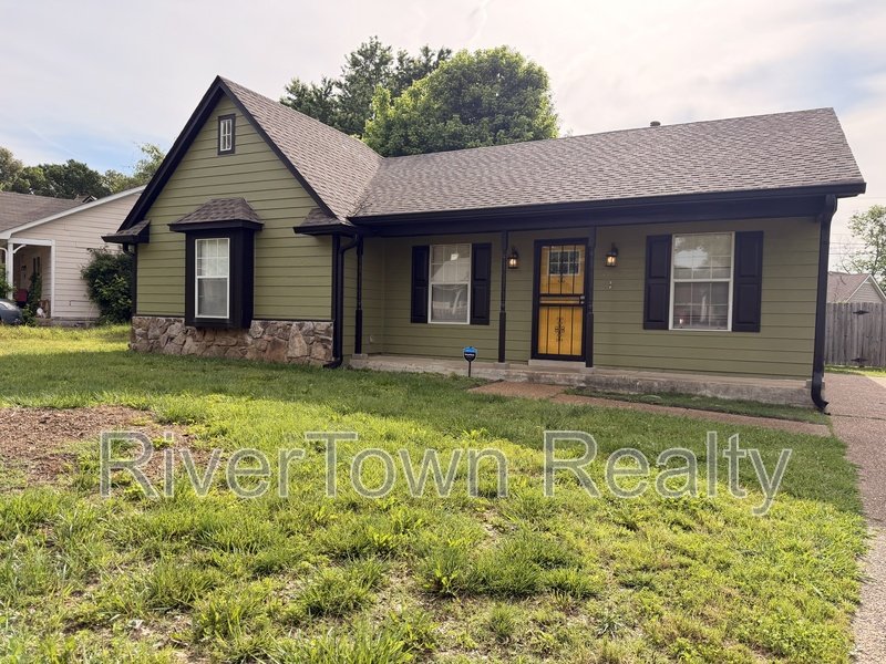 Modern, Pet-Friendly Home with Spacious Living & Prime Location! property image