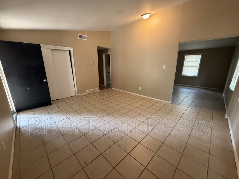 4825 Bridgedale Ave property image
