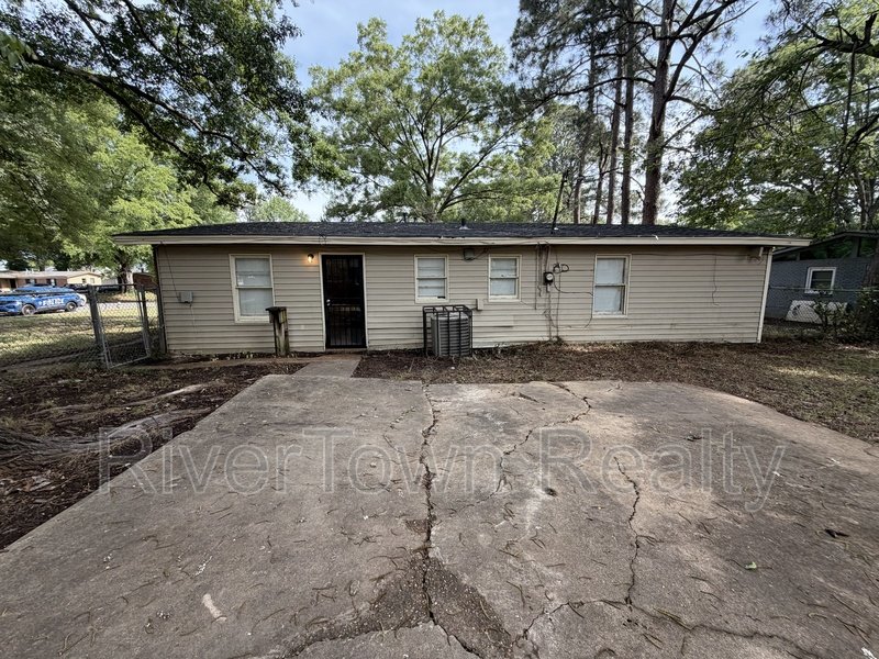 4825 Bridgedale Ave property image